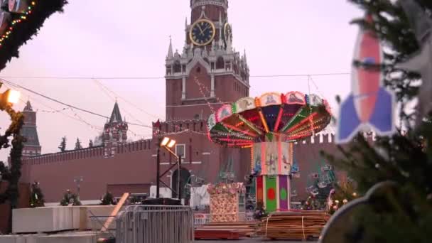 Popular Kids Chair Swing Rides carousel at the christmas market — ストック動画