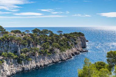 Fransız fiyortları, Calanques Ulusal Parkı, Calanque d En Vau Körfezi, Cassis, Provence 'in masmavi kıyıları