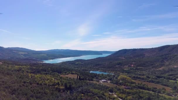 Aerial view of the Lac de Sainte-Croix, Provence, France — Stock Video