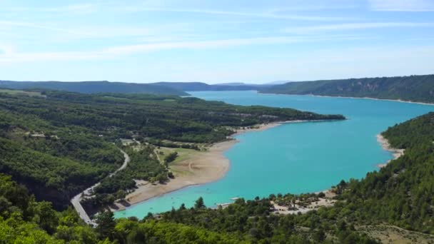 Utsikt över sjön Sainte-Croix och Verdon Gorges — Stockvideo