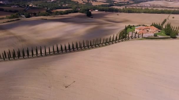 Drohnen-Luftaufnahme der Landschaft in der Region Chianti, Toskana — Stockvideo