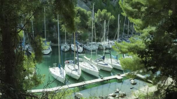 Calanque de Port Miou - fiorde perto de Cassis Village na Provença — Vídeo de Stock