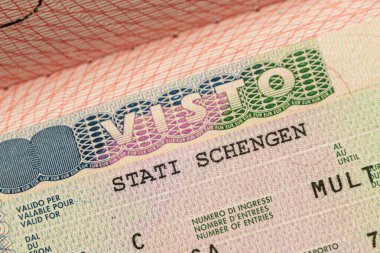 Pasaportdaki Schengen vizesini kapat. AK 'nin kapalı sınırı