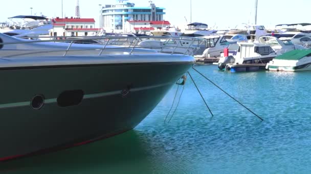 Head of rich modern luxury yacht — Stock Video