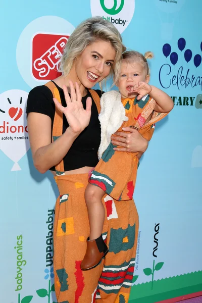 Linsey Godfrey, Aleda ser Adamson