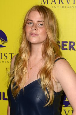 aktris Natasha Dewhurst