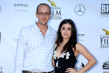 yönetmen Peter Mackie