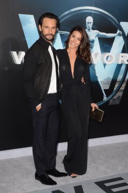 Melanie Fronckowiak, Rodrigo Santoro