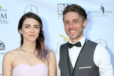 Rw Reinhardt, Ella Lentini