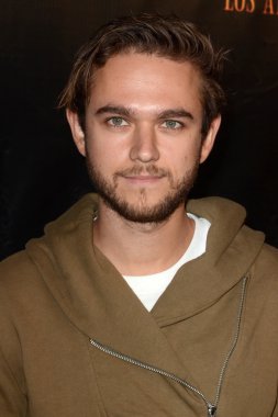 Zedd, perili kır gezintisine 8 yıllık VIP siyah halı olay