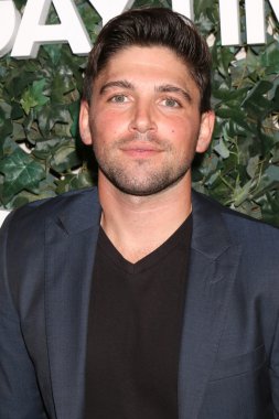 aktör Robert Adamson