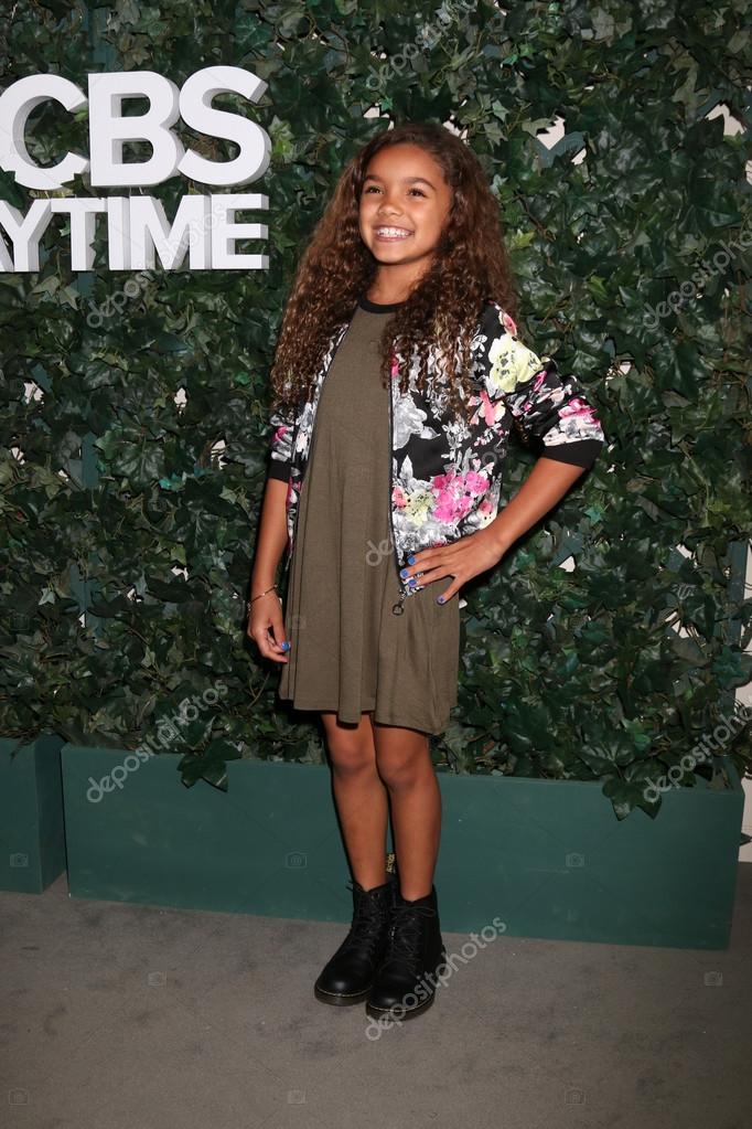 Actress McKenna Roberts – Stock Editorial Photo © Jean_Nelson #126598182