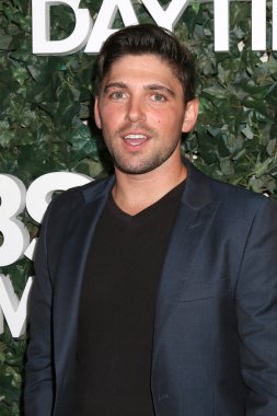 aktör Robert Adamson