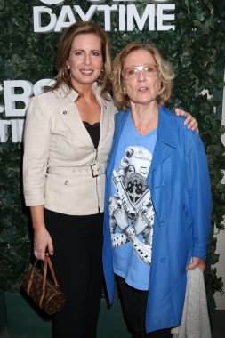 Martha Byrne, Elizabeth Hubbard 