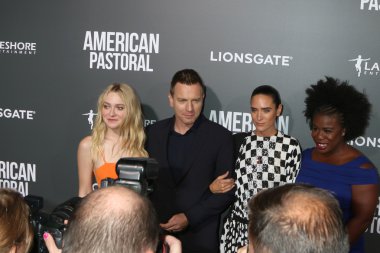 Dakota Fanning, Ewan Mcgregor, Jennifer Connelly