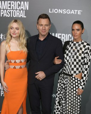 Dakota Fanning, Ewan Mcgregor, Jennifer Connelly