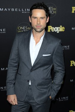 aktör Ben Hollingsworth