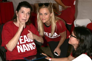 Nanci Ryder, Reese Witherspoon, Courteney Cox 