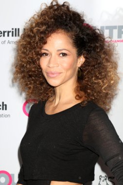 aktris Sherri Saum 