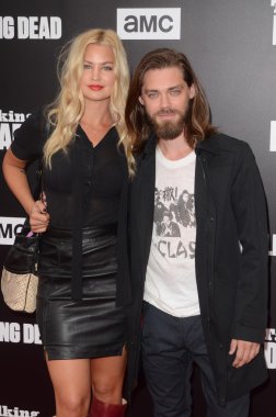 Jennifer Akerman, Tom Payne