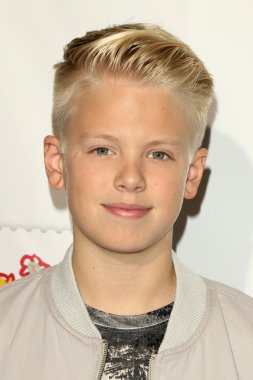 aktör Carson Lueders