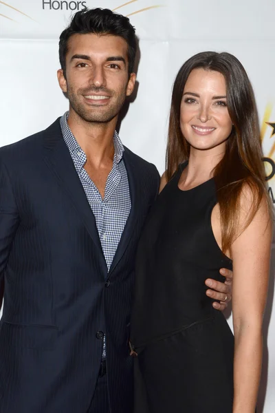 Justin Baldoni, Emily Foxler — Photo