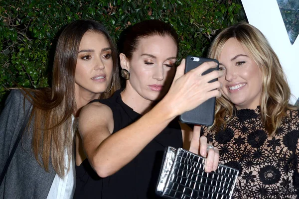 Jessica Alba, Katherine macht, Hillary Kerr — Stockfoto