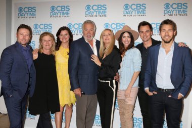 Michael Logan, personel, Jacob Young, Alley Mills, Heather Tom, Angelica Mcdaniel, John Mccook, Katherine Kelly Lang, Bradley Bell, Jacqueline Macinnes Wood, Brooks, Scott Clifton Darin