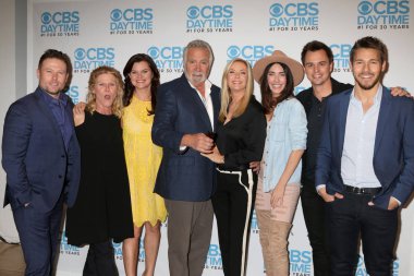 Michael Logan, personel, Jacob Young, Alley Mills, Heather Tom, Angelica Mcdaniel, John Mccook, Katherine Kelly Lang, Bradley Bell, Jacqueline Macinnes Wood, Brooks, Scott Clifton Darin