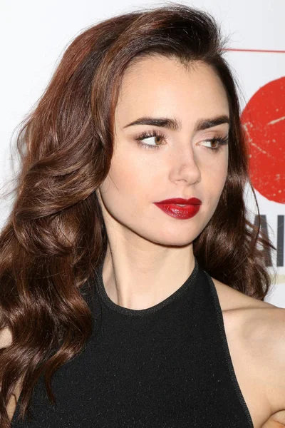 Skådespelerskan Lily Collins — Stockfoto