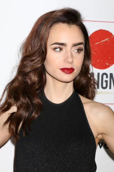 Herečka Lily Collins — Stock fotografie