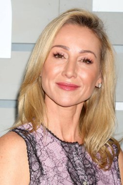 aktris Belinda Stronach