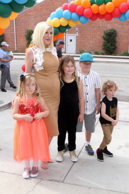 Tori Spelling, çocuk