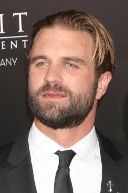 aktör Milo Gibson