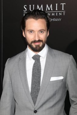 aktör Richard Pyros 