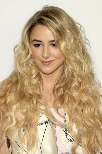 Актриса Chloe Lukasiak — стокове фото