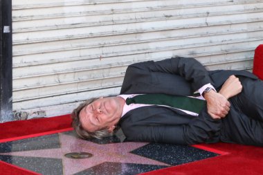 Aktör Hugh Laurie