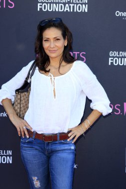 aktris Constance Marie