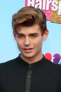 oyuncu Garrett Clayton