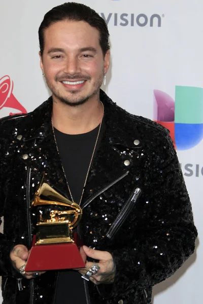 J Balvin at the 17th Annual Latin Grammy Awards — Stock Photo, Image