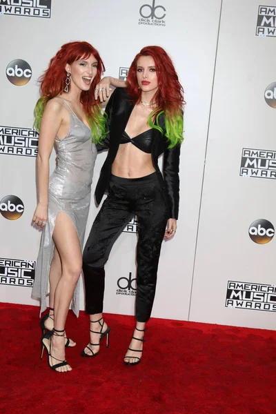 Dani Thorne, Bella Thorne — Stockfoto