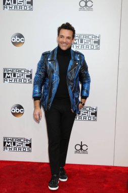 dergi editörü George Kotsiopoulos