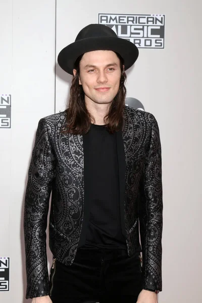 Piosenkarz James Bay — Zdjęcie stockowe