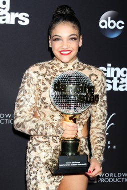 artistik jimnastikçi Laurie Hernandez