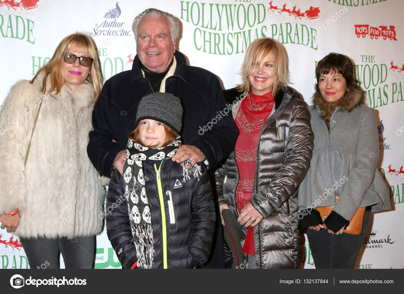 Courtney Brooke Wagner, Robert Wagner, Riley WagnerLewis, Katie Wagner