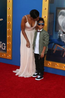 Jennifer Hudson, David Daniel Otunga Jr.