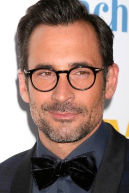 aktör Lawrence Zeryan