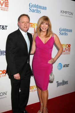 Steve Fenton, Leeza Gibbons
