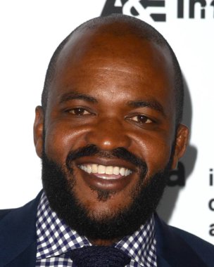 televizyon sunucusu Sal Masekela