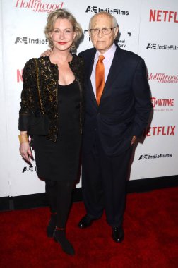  Karısı, Norman Lear